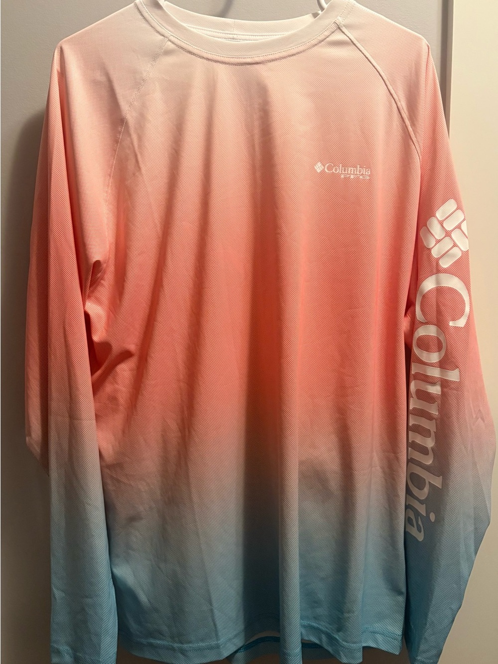 Columbia Men's Long-Sleeve Gradient Performance Tee - Coral to Light Blue